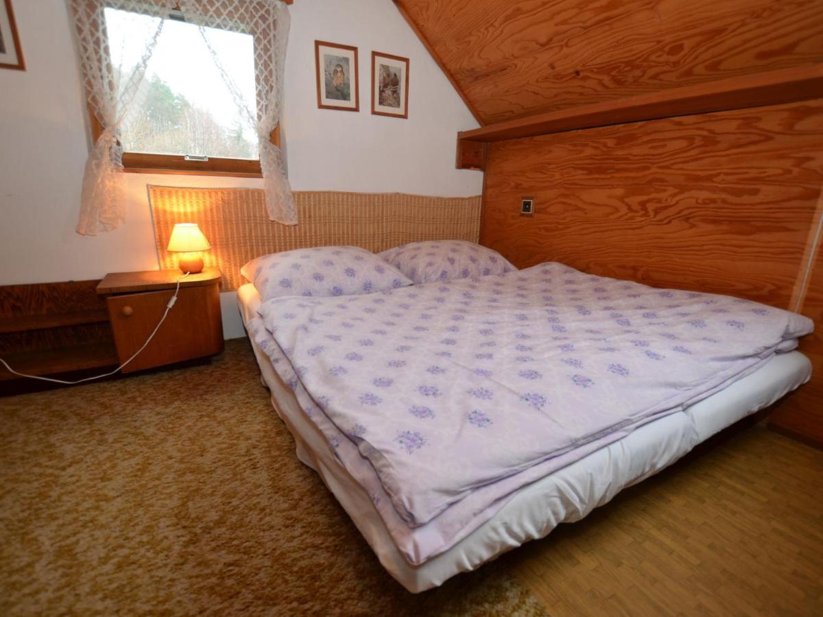 Small At The Edge Of The Forest Chalet *